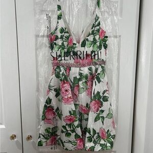 Sherri Hill White Branded Garment Label